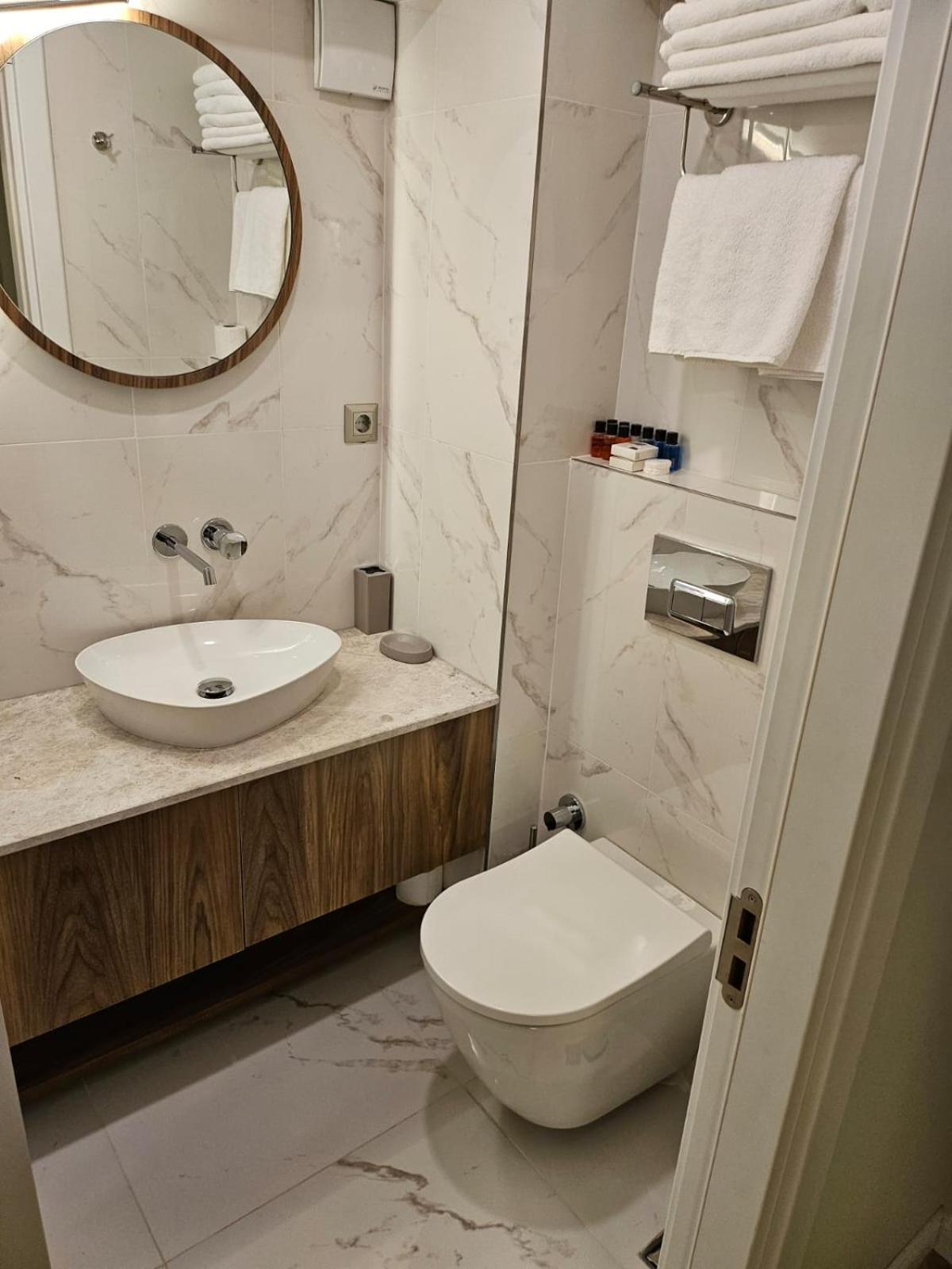 Iris Han Hotel Istanboel Buitenkant foto